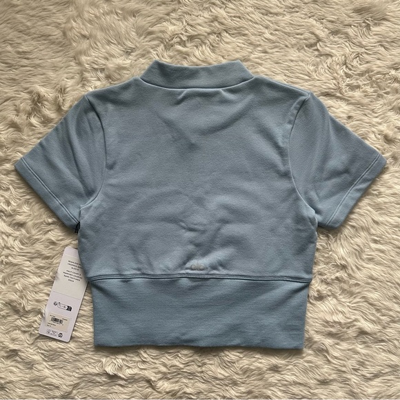 Alo Yoga Top Seamless Plush Cropped Short Sleeve Celestial Blue Sz S NWT New - Picture 3 of 12